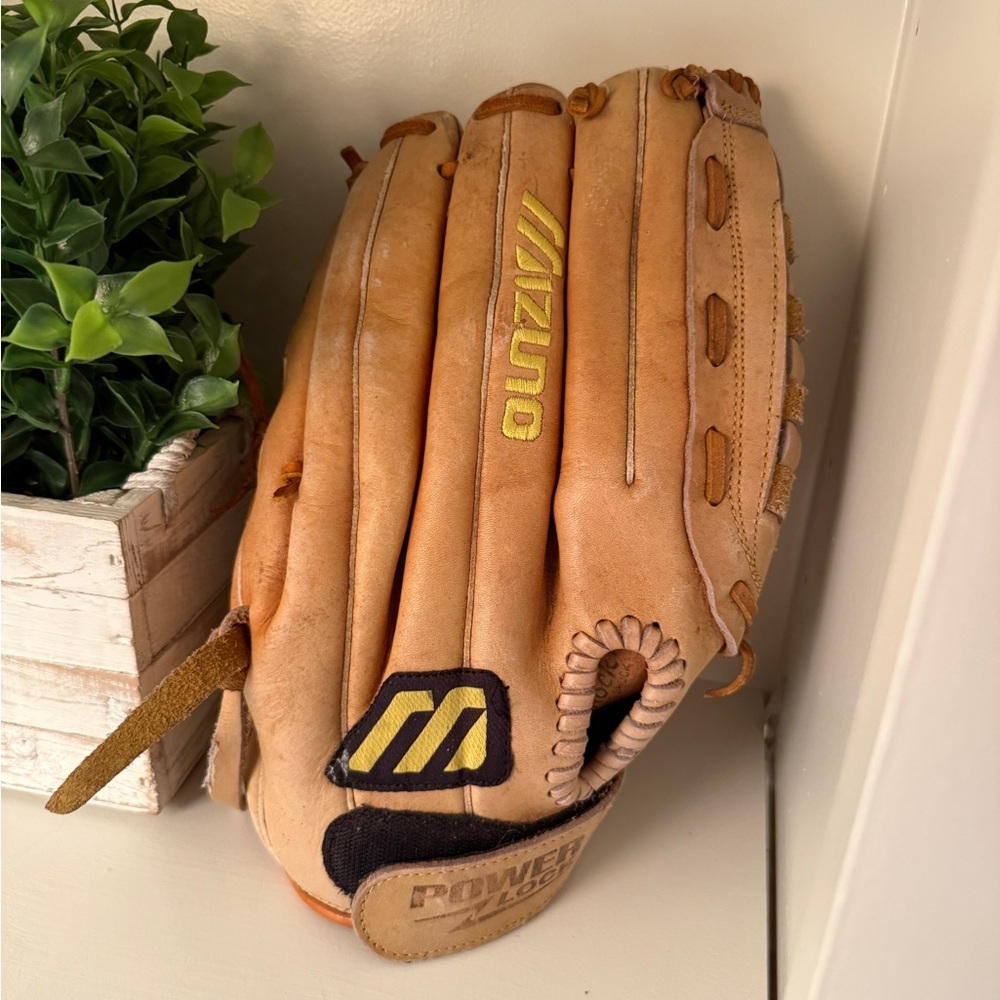 Mizuno MFR1275  12.75” Leather Baseball Glove Right Handed Thrower RHT